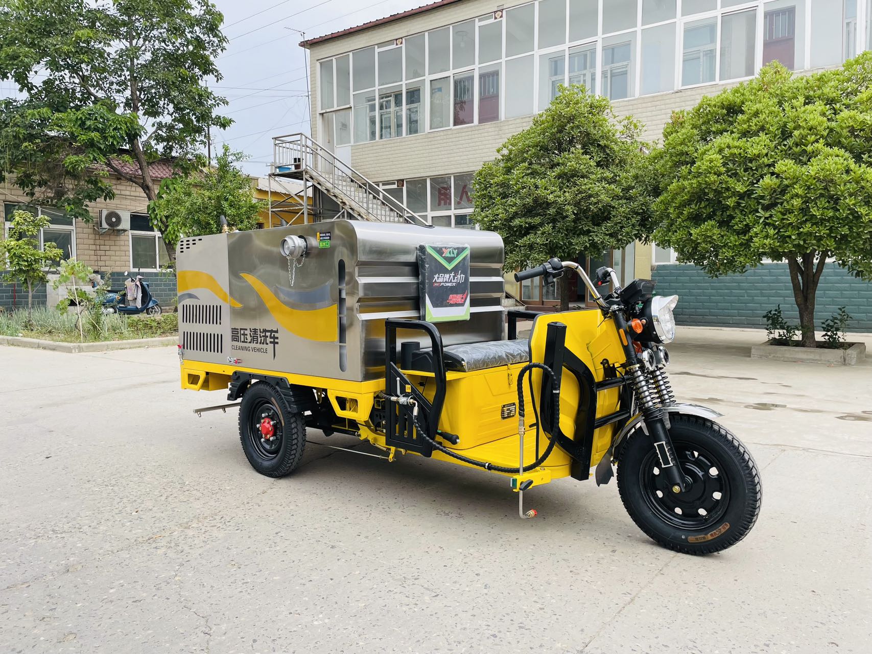SQX21 High pressure floor washing tricycle