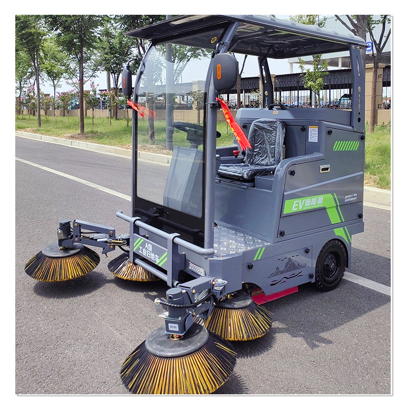 SQS23 Semi-enclosed ride-on floor sweeper