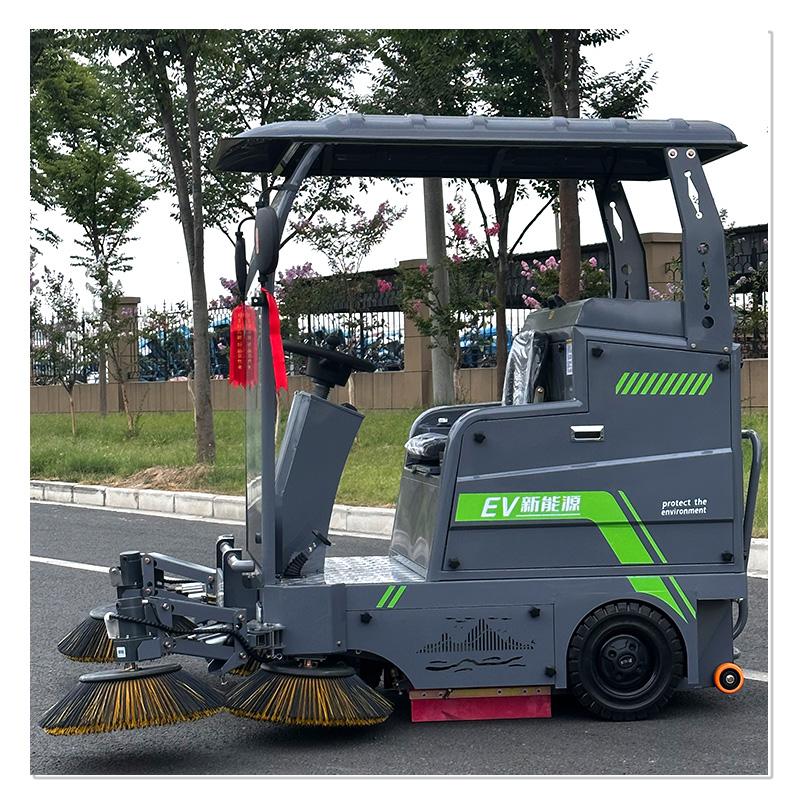 SQS23 Semi-enclosed ride-on floor sweeper
