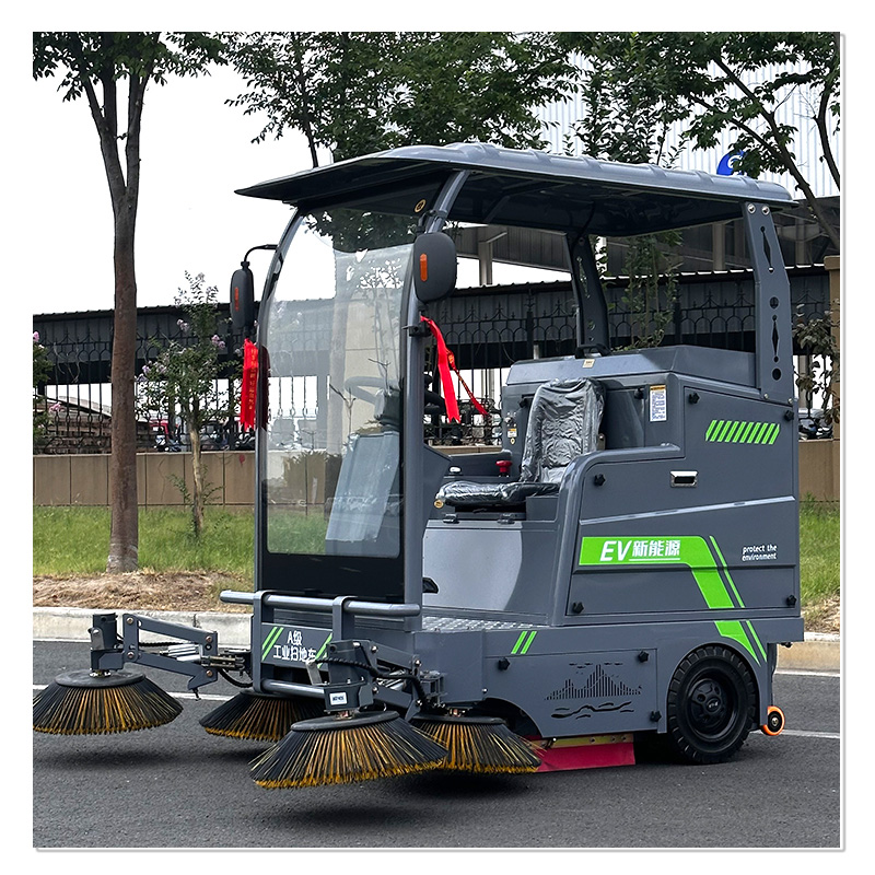 SQS23 Semi-enclosed ride-on floor sweeper