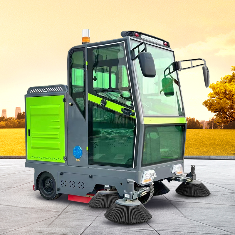 SQS32 Vacuum-only ride-on floor sweeper