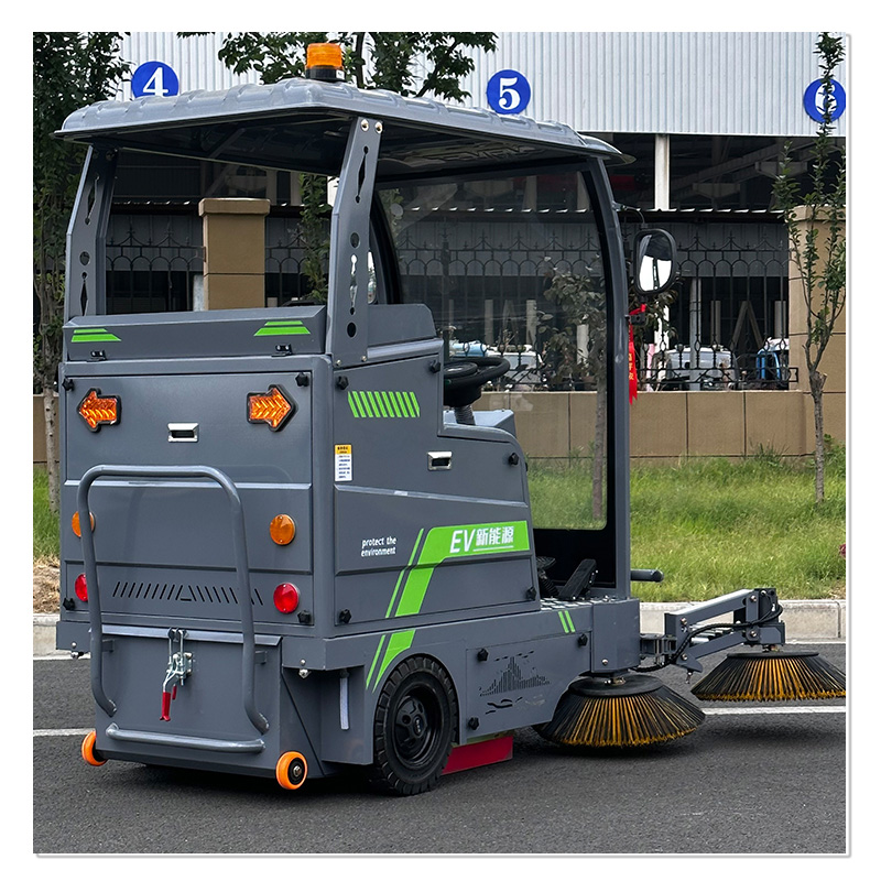SQS23 Semi-enclosed ride-on floor sweeper